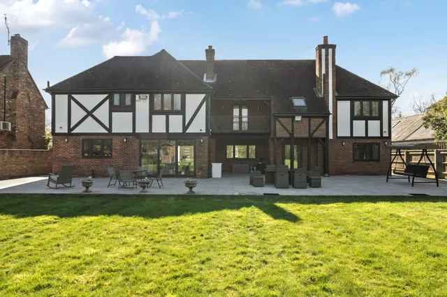 Photo 3 — Dukes Wood Drive, Gerrards Cross, SL9