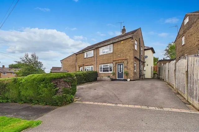 3 bedroom house, Barn Close, Quarndon