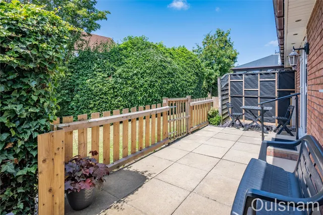Photo 2 — Spire View, Bromsgrove, Worcestershire, B61 8DZ