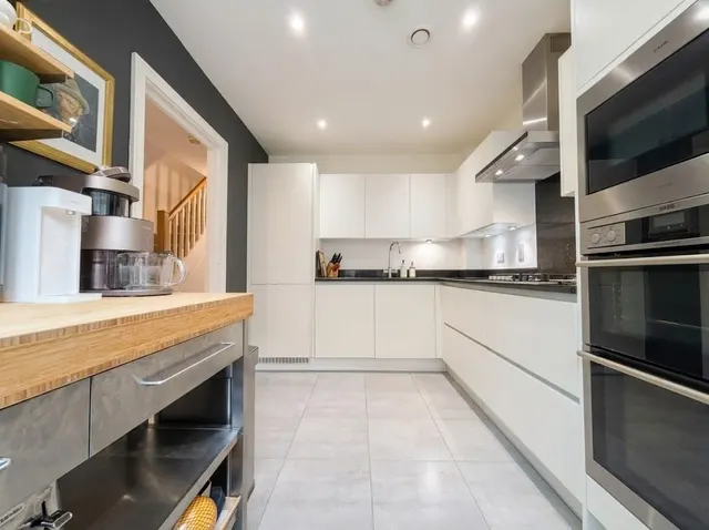 Tommy Flowers Mews, Mill Hill, NW7, photo 3