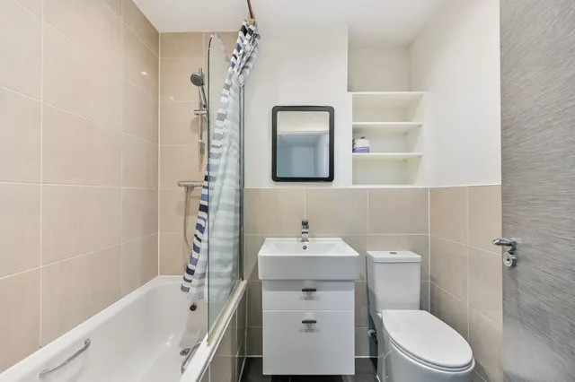 Photo 2 — 17 Finefield Walk, Slough