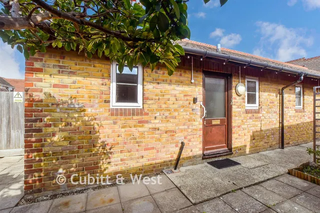 Nyetimber Lane, Aldwick, PO21, photo 2