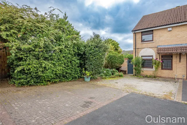 Mayfield Close, Catshill, Bromsgrove, Worcestershire, B61 0NR, photo 1