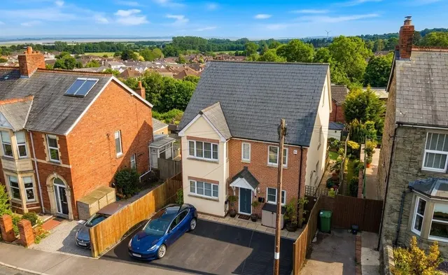 Grove Road, Lydney, photo 1