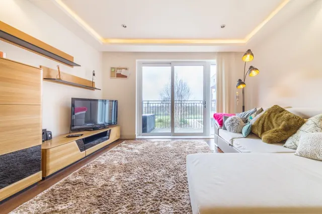 Dowding Drive, London, SE9, photo 1