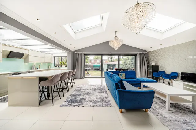 Islip Gardens, Northolt, UB5, photo 3