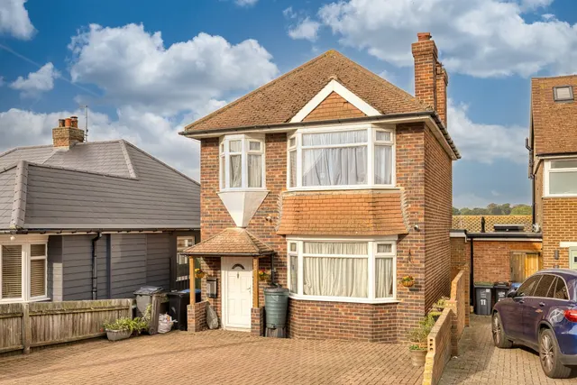 3 bedroom house, Wallwood Road, Ramsgate, CT11