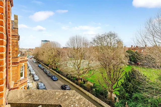Faraday Mansions, Queens Club Garden's, Fulham, London, W14 9RH, photo 1