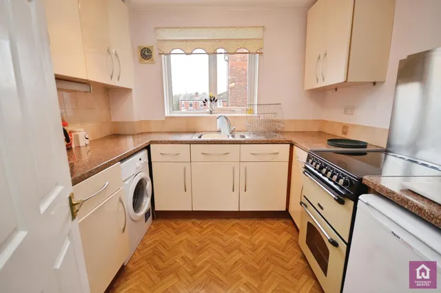 Bury New Road, Prestwich, M25, photo 3