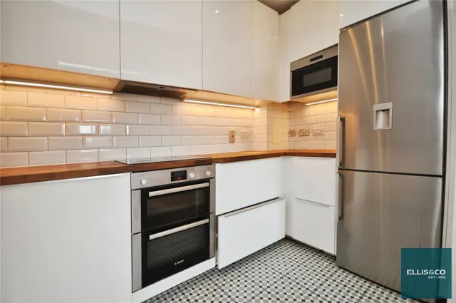 High Road, North Finchley, N12, photo 2