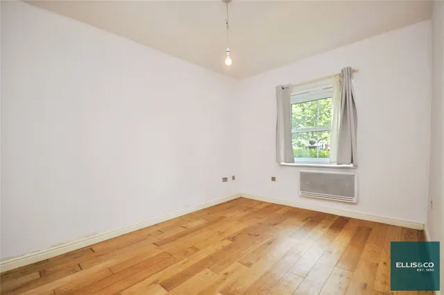 High Road, North Finchley, N12, photo 3
