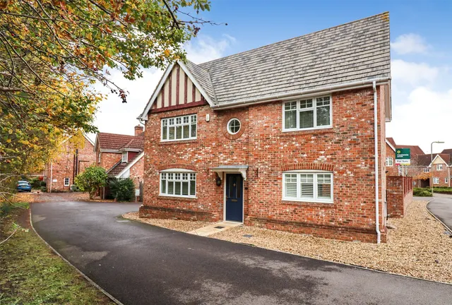 Marrow Meade, Fleet, Hampshire, GU51 1HH, photo 1