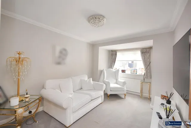 Photo 2 — Candover Road, Hornchurch, RM12