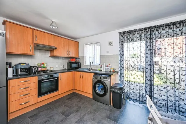 Eskbank, Skelmersdale, WN8, photo 2