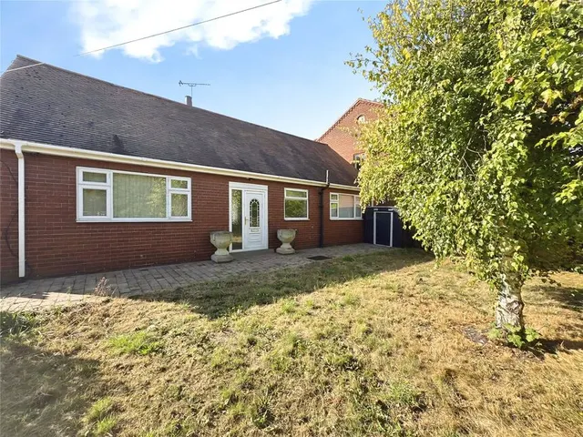 Hall Villa Lane, Toll Bar, South Yorkshire, DN5, photo 1