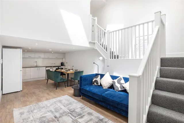 Miles Street, London, SW8, photo 2