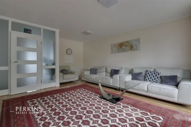 Andover Close, Greenford, UB6, photo 2