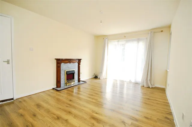 Rainham Road South, Dagenham, RM10, photo 2
