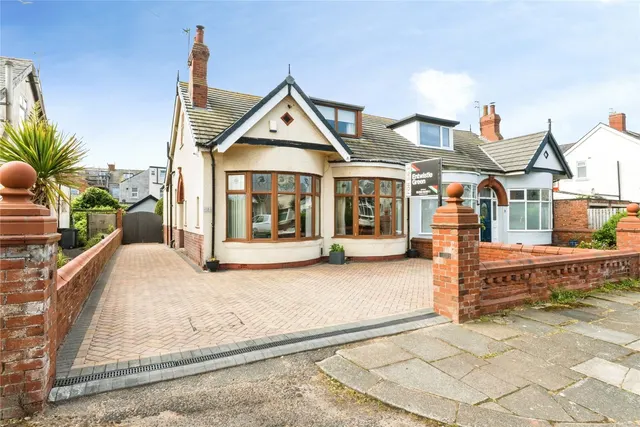 Carlin Gate, Blackpool, FY2, photo 1