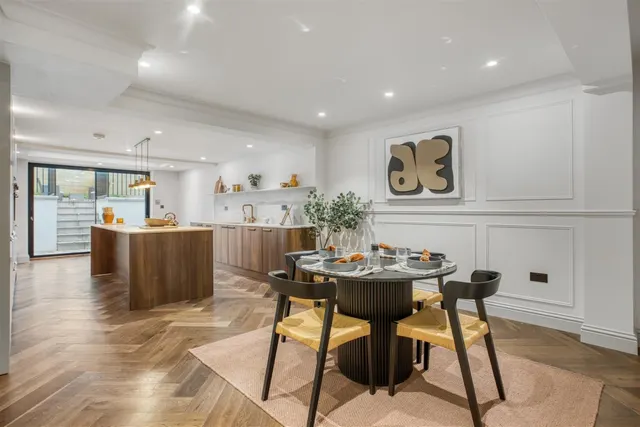 Newington Green Road, London, N1, photo 1