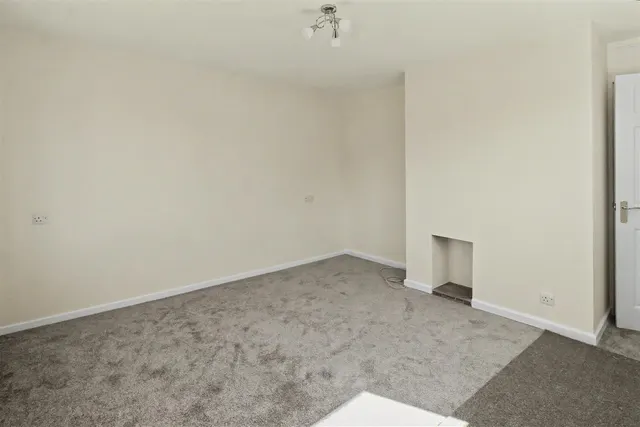 Ulldale Court, Beeston, NG9, photo 2