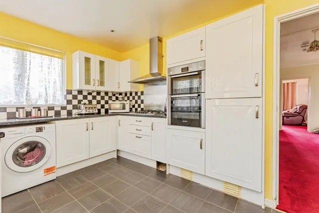 Oakwood Close, Hastings, TN34, photo 2
