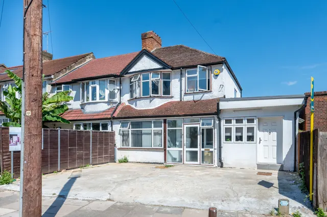 87 Mount Pleasant, Wembley, photo 1