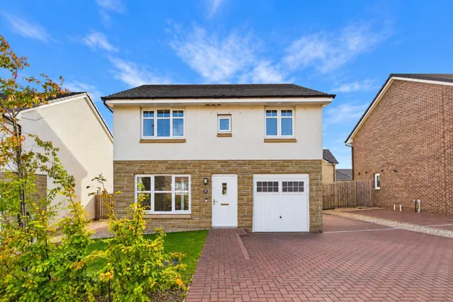 Holstein Avenue, Hamilton, photo 1