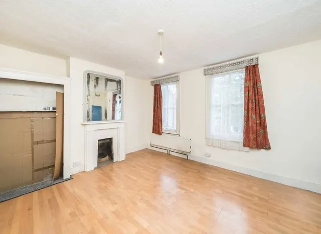 Marcilly Road, London, SW18, photo 3