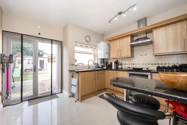 Marlborough Road, Southall, UB2, photo 2