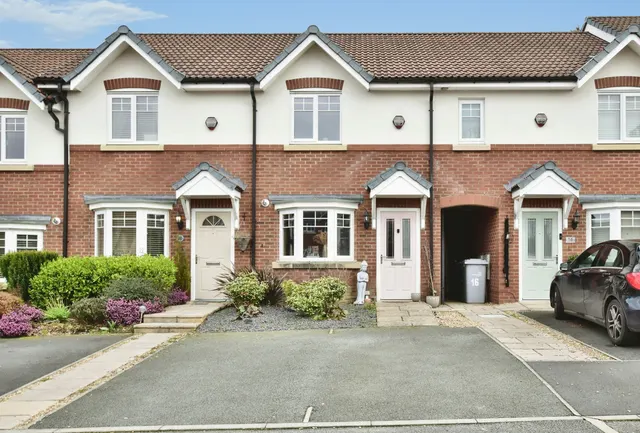 Webbs Close, Macclesfield, SK10, photo 1