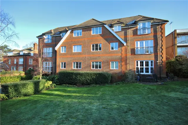 Upper Edgeborough Road, Guildford, GU1, photo 1