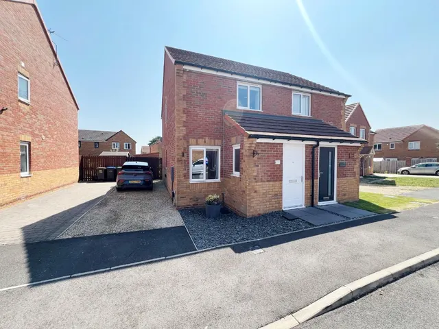 Henson Close, Chilton, DL17, photo 1