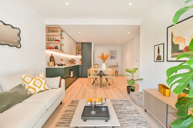 Apartment C-558, The Maple, 10 Aviator Drive, London, photo 1
