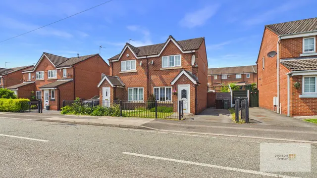 Willow Street, Bury, Greater Manchester, BL9 7PS, photo 1