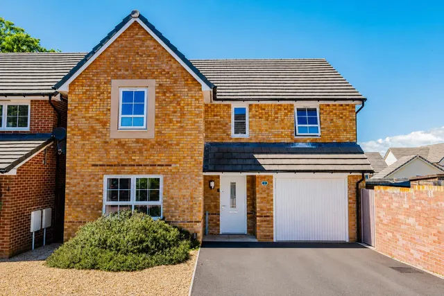 South View, Boverton, Llantwit Major, CF61 2AW, photo 1