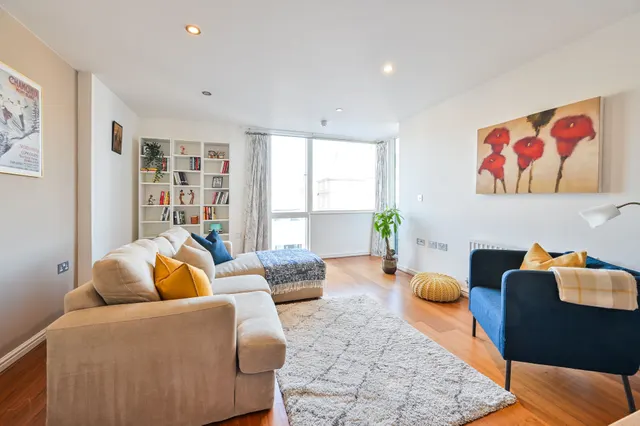 24 Roffo Court, Boyson Road, London, photo 1