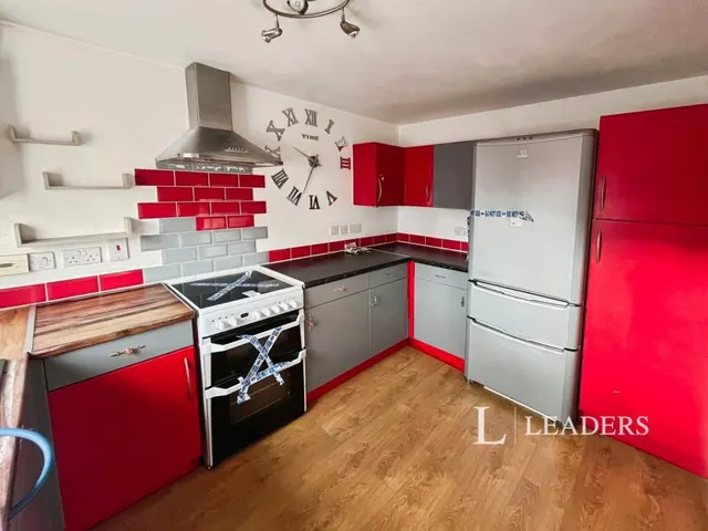 Sylvan Avenue, Kirkby-in-Ashfield, NG17, photo 2