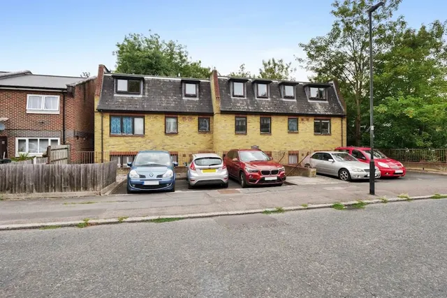 Hawke Road, 8 Hawke Road, Crystal Palace, London, photo 1