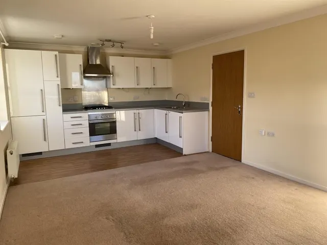 Photo 3 — Lawn Road, Northfleet, Kent DA11 9HW