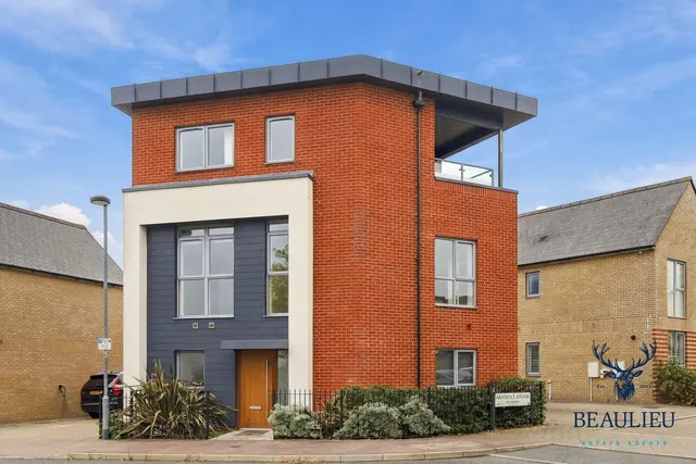 Armistice Avenue, Chelmsford Garden, CM1, photo 1