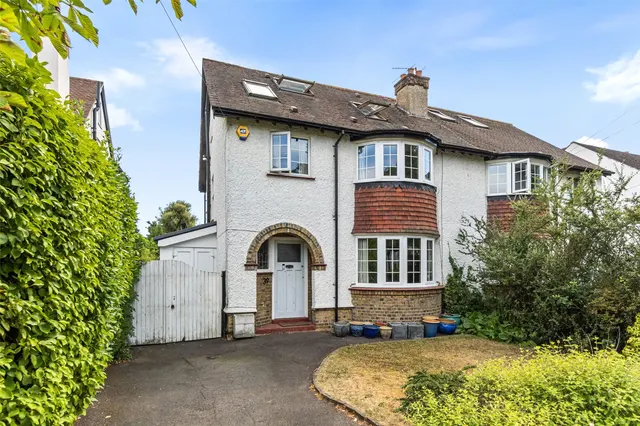 Courtlands Avenue, Hampton, TW12 3NS, photo 1