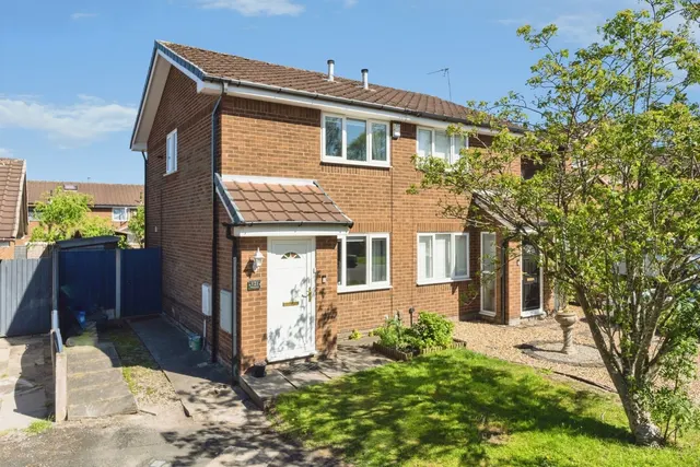 Dundee Close, Fearnhead, Warrington, Cheshire, WA2, photo 1
