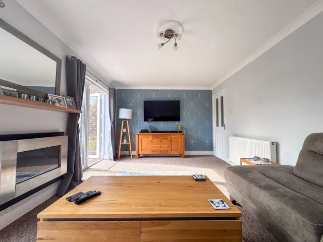 Falcon Close, Patchway, BS34, photo 3