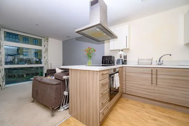 Bessemer Road, Welwyn Garden City AL7 1GS, photo 1