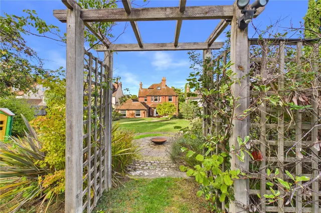 Oak Tree Road, Tilehurst, RG31, photo 2