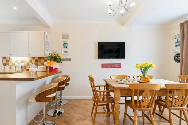 Feltham, TW13, photo 1