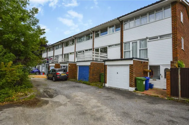 Cross Street, Farnborough, Hampshire,..., photo 1