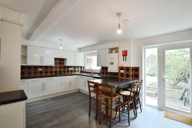 Photo 2 — Cross Street, Farnborough, Hampshire,...