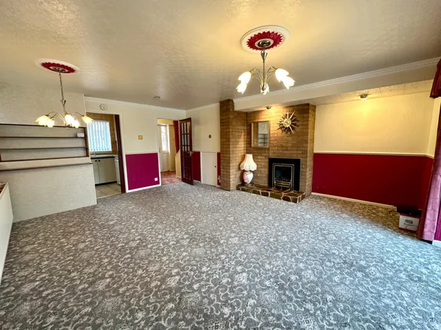 Photo 3 — Braemar Close, Willenhall, WV12